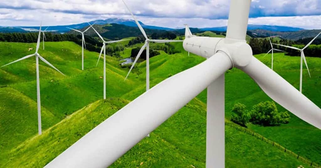 Jak zrobić własną elektrownię wiatrową - krok po kroku z materiałami i poradami