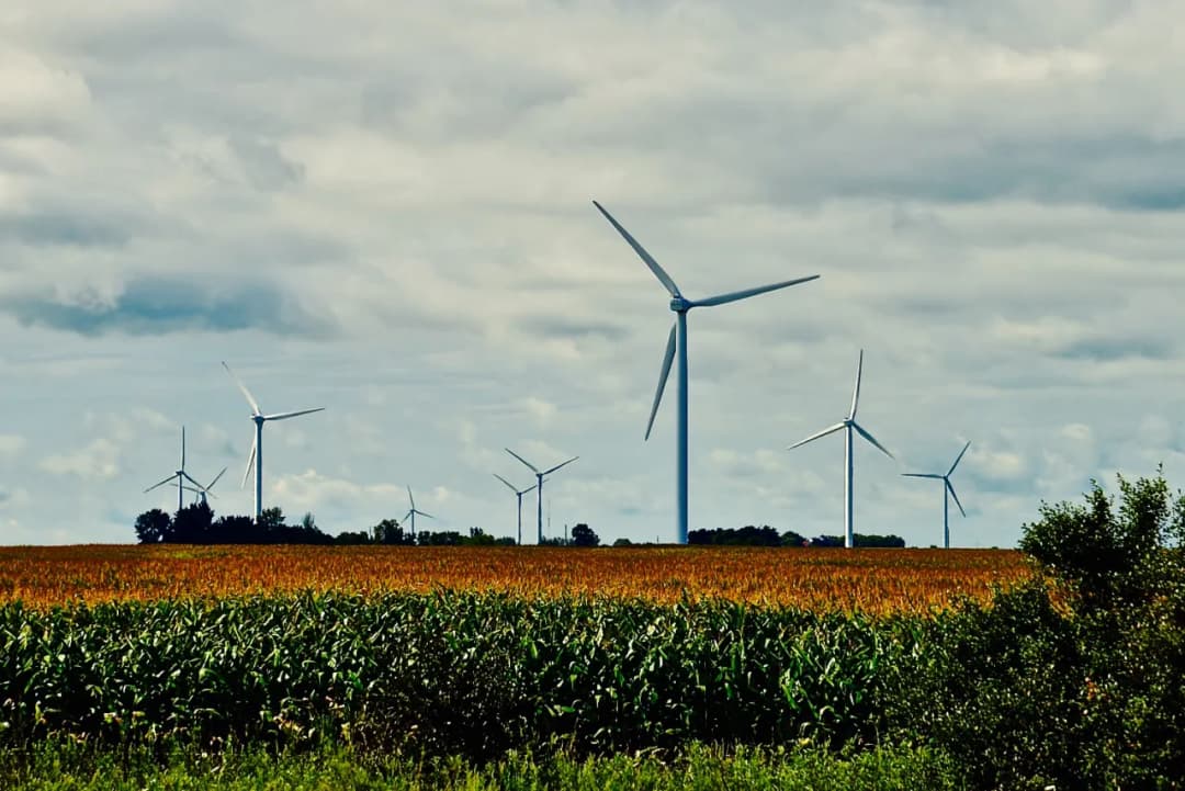 Gdzie są elektrownie wiatrowe w Polsce? Odkryj ich lokalizacje i potencjał